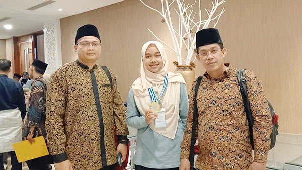 Santri Pondok Pesantren Sumatera Thawalib Parabek, Juara 1 Madrasah Fest 2023 Nasional 1 JUARA—Santri pondok Pesantren Sumatera Thawalib Parabek Juara 1 Madrasah Fest 2023 Nasional.