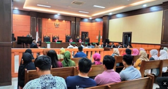 SIDANG— Suasana sidang pembacaan vonis kasus korupsi pembangunan RSUD Pasbar.