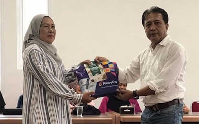 PELATIHAN KEMASAN KOPI— Anggota DPRD Kota Bukittinggi, Edison Nimli, bersama Dinas Perdagangan dan Perindustrian Kota Bukittinggi, membuka pelatihan kemasan Kopi Bukit Apit dengan tujuan meningkatkan ekonomi masyarakat.