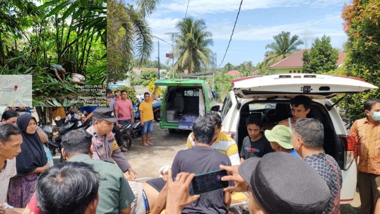 TEWAS KESETRUM— Dua pemuda yang tewas kesetrum saat menebang bambu di Kampung Talang Kayu Jao, Kecamatan Silaut dievakuasi.