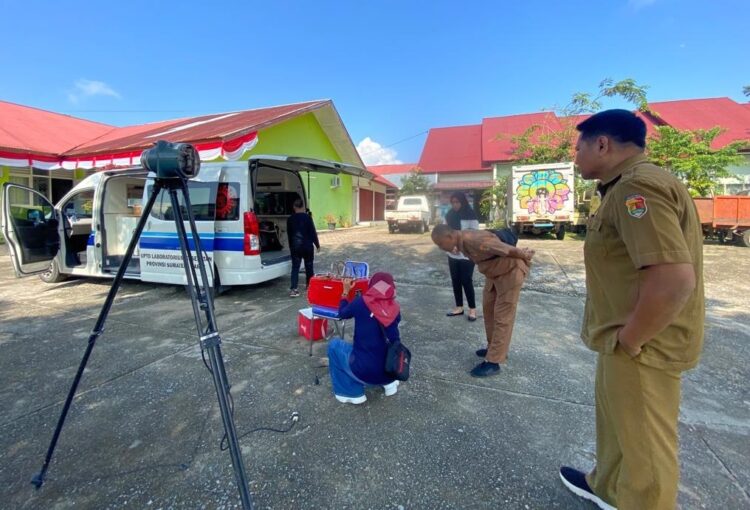 DLH Kota Solok Pantau Kualitas Udara Ambien 1 UJI KUALITAS UDARA— Dinas Lingkungan Hidup (DLH) Kota Solok melakukan uji kualitas udara ambien bersama UPTD Laboratorium Kesehatan Provinsi Sumatera Barat.