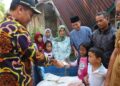 Genius Umar Salurkan Bantuan Warga Terdampak Bencana 11 Genius Umar Salurkan Bantuan Warga Terdampak Bencana