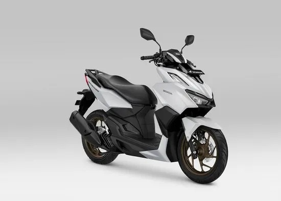 WARNA BARU-AHM melakukan penyegaran pada New Honda Vario 160 melalui pilihan varian warna terbaru pada tipe CBS-ISS.