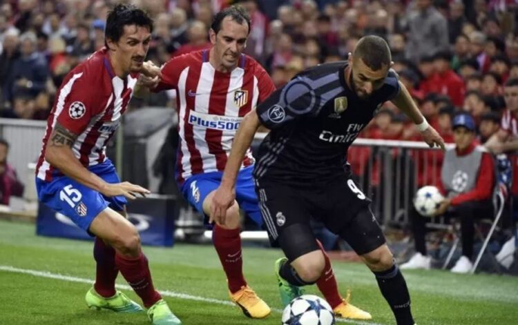 GANTUNG SEPATU— Legenda Timnas Uruguay, Diego Godin baru-baru ini umumkan pensiun dari sepak bola pada usia 37 tahun. Godin telah mewakili Uruguay di 4 edisi Piala Dunia.