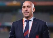 Gara-gara Ciuman, FIFA Skors Luis Rubiales selama 90 Hari