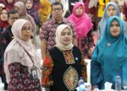 Ketua TP-PKK Sijunjung Ny. Riri Benny Dwifa, Jadikan Keluarga Sebagai Pondasi Utama dalam Setiap Segi Kehidupan