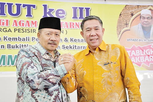 Hadiri HUT PKPS Bukittinggi, Bakri Maulana dapat Dukungan Perantau Maju Pilkada Pessel 1 SALAM KOMANDO— Bakri Maulana bersama Bupati Agam Andri Warman saat menghadiri acara HUT ke-3 PKPS, Minggu (24/9) di Gedung Aula Rektorat lantai 3 Universitas Fort De Kock.