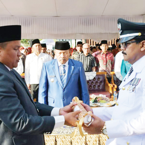 Bupati Agam Dr H Andri Warman tidak meragukan Eryanson dalam memimpin Nagari Kamang Hilia Kecamatan Kamang Magek untuk menjadi lebih baik