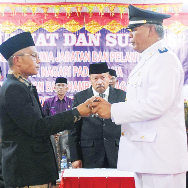 Bupati Agam Hadiri Sertijab Wali Nagari dan Ketua TP PKK Nagari Padang Lua
