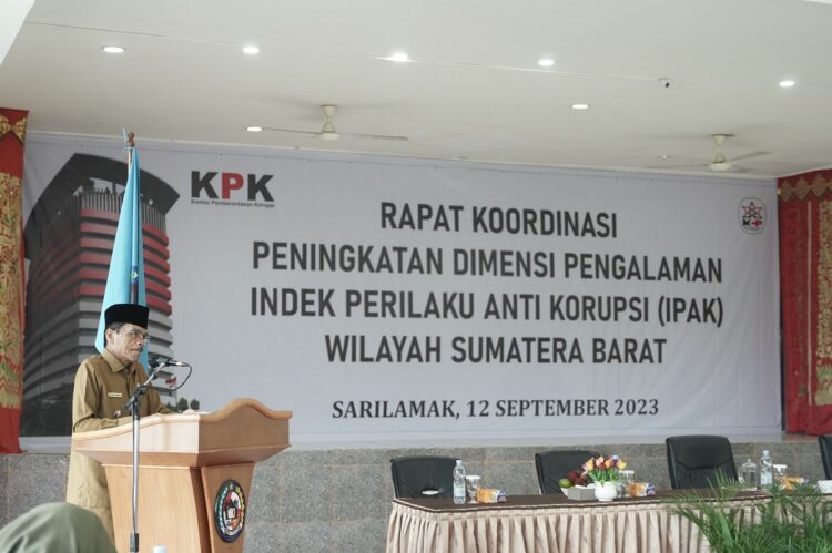 Bupati: IPAK Langkah Penting Capai Masyarakat Bersih dari Korupsi 1 RAKOR— Bupati Limapuluh Kota, Safaruddin Dt.Bandaro Rajo membuka Rakor Peningkatan Dimensi IPAK tahun 2023, di aula kantor bupati, Selasa (12/9).