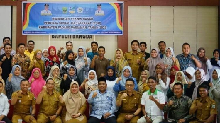 Ratusan Pekerja Sosial Masyarakat Ikuti Bimtek 1 BIMTEK— Bupati Suhatri Bur membuka kegiatan Bimbingan Teknis (Bimtek) PSM se-Padangpariaman.