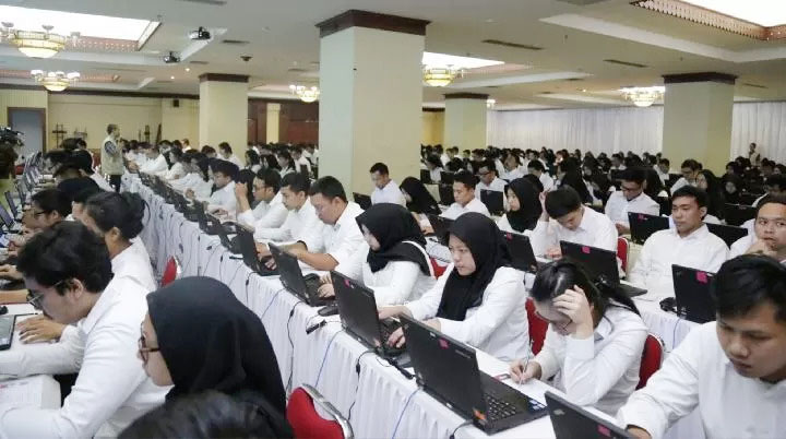 Pendaftaran CPNS - PPPK 2023 Diundur jadi 20 September 1 ILUSTRASI— Peserta mengikuti tes CPNS.
