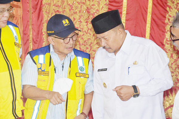 Dinilai Kementerian PUPR, Petani Pemakai AirPondok Siap Menjadi yang Terbaik 1 EVALUASI KINERJA— Bupati Agam, Andri Warman hadiri penilaian evaluasi kinerja dan penguatan P3A Pondok, oleh Kementerian PUPR RI, di Jorong Sutijo, Nagari Koto Gadang, Kecamatan IV Koto, Rabu (6/9).