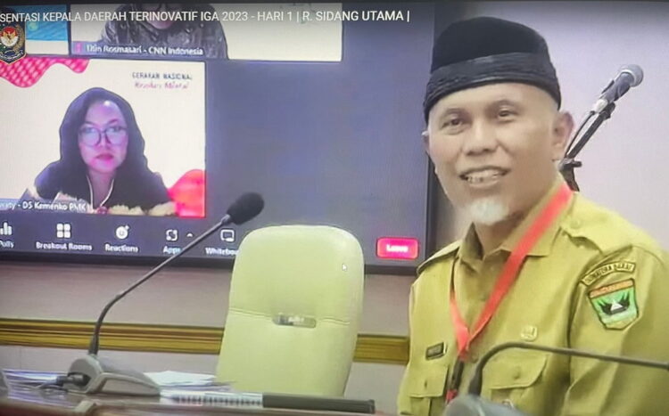 Sumbar Kembali Jadi Nominator IGA Kemendagri 2023, Gubernur Paparkan Inovasi Masuk Surga dan Lihai 1 PAPARKAN INOVASI— Gubernur Sumbar Mahyeldi saat paparkan Inovasi Masuk Surga dan LIHAI, pada tahap akhir penilaian Innovative Government Award (IGA) 2023.