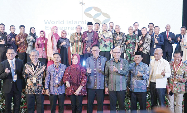 WIES 2023, Momentum UMKM Sumbar Kuasai Pasar Halal 1 PEMBUKAAN WIES 2023— Gubernur Sumbar Mahyeldi Ansharullah membuka pagelaran World Islamic Entrepreneurs Summit (WIES), Kamis (7/9).
