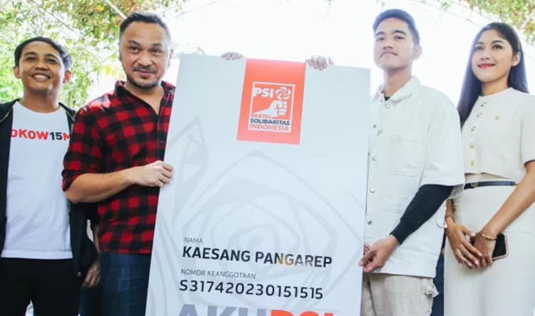 Putra Bungsu Jokowi jadi Ketua Umum PSI, Kaesang: Terinspirasi Masuk ke Politik karena Bapak 1 TERIMA KTA— Kaesang Pangarep saat menerima KTA PSI secara simbolis.
