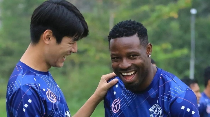 Semen Padang FC VS PSDS Deli Serdang, Menanti Debut Duo Asing Kabau Sirah 1 PEMAIN ASING— Dua pemain asing Semen Padang FC, Kim Min Gyu dan Kenneth Ikechukwu Ngwoke, yang baru direkrut oleh tim berjuluk Kabau Sirah ini bakal menorehkan debutnya di kompetisi sepakbola Indonesia.