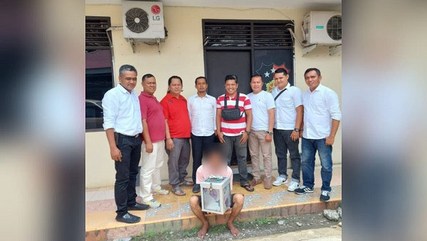 MALING KOTAK AMAL— Pelaku SH (32) yang menjadi spesialis maling kotak amal masjid ditangkap jajaran Polsek Padang Utara.