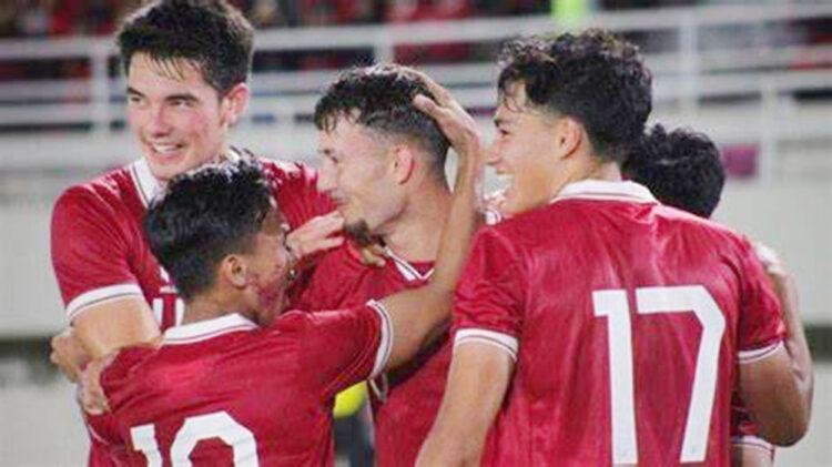 Tekuk Turkmenistan 2-0, Timnas Indonesia U-23 Cetak Sejarah Lolos Piala Asia 1 Pemain Timnas Indonesia U-23 Ivan Jenner dkk merayakan golnya ke gawang Turkmenistan dalam laga kualifikasi Piala Asia U-23 2024 Qatar di Stadion Manahan Solo, Selasa (12/9) malam.