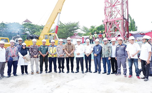 Ground Breaking Pasar Raya Fase VII, Andre Rosiade: Perjuangan Bersama 1 GROUND BREAKING FASE VII — Anggota DPR RI dari Fraksi Partai Gerindra, Andre Rosiade didampingi Wali Kota Padang, Hendri Septa dan lainnya saat ground breaking Pasar Raya Fase VII, Rabu (20/9).