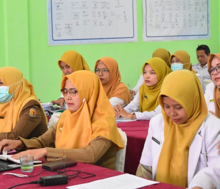 Puskesmas Nan Balimo Gelar Reakreditasi Fasilitas Kesehatan 1 AKREDITASI—Petugas kesehatan tengah mengikuti kegiatan Akreditasi Fasilitas Kesehatan Tingkat Pertama (FKTP).