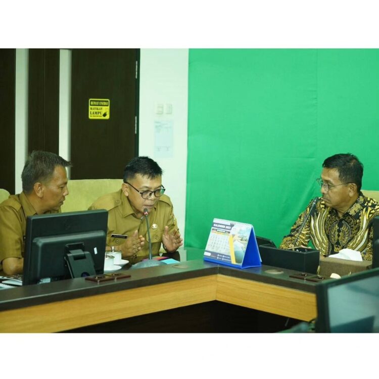 Pemkab Solsel Usulkan Pembangunan SPAM 1 KUNJUNGI BWS V— Bupati Solok Selatan Khairunas, mengunjungi Balai Wilayah Sungai Sumatera V Padang yang berada di bawah Dirjen Sumber Daya Air Kementrian Pekerjaan Umum dan Perumahan Rakyat RI.