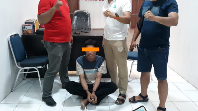Pemuda asal Mentawai Bobol Rumah Warga, Hp dan Laptop Diembat 1 PENCURI— Pelaku AH (33) diamankan jajaran Polsek Koto Tangah atas pencurian Hp dan Laptop.