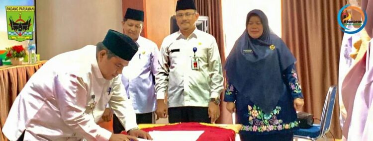 Penuhi Hak Anak, FAD jadi Mitra Wujudkan Kesejahteraan Anak-anak di Padangpariaman 1 KUKUHKAN—Bupati Padangpariaman Suhatri Bur mengkuhkan Forum Anak Daerah (FAD) Padangpariaman periode 2022-2024.