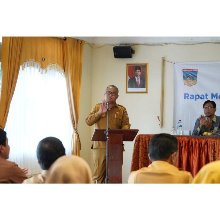 Miliki Jaminan Sosial Ketenagakerjaan, Pemkab Dukung Penuh Pekerja Solsel 1 RAKOR—Syamsurizaldi saat membuka Rapat Koordinasi dan Evaluasi Kepatuhan Pelaksanaan Jaminan Sosial Ketenagakerjaan di Kabupaten Solok Selatan, bertempat di Hotel Pesona Alam Sangir.