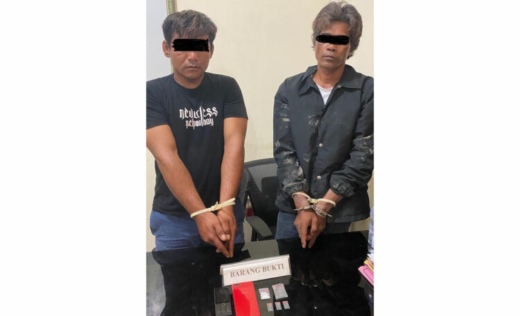 PENGEDAR— Tim Satresnarkoba Polres Agam menangkap dua pengedar sabu.