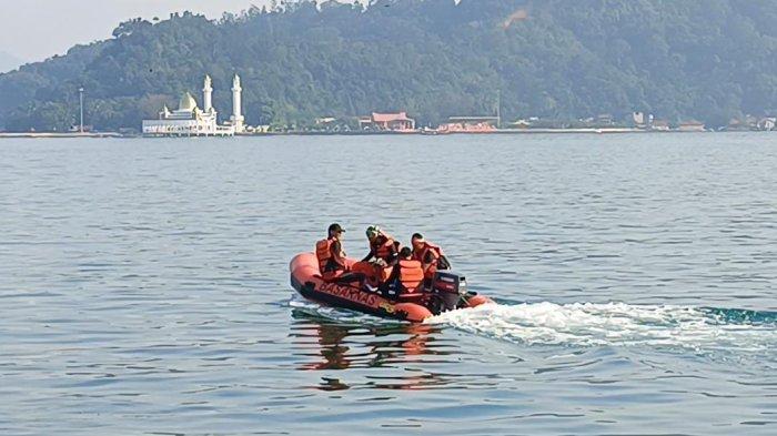 Hari Kelima Pencarian, Kapal dan 2 ABK yang Hilang di Laut Pessel Tak Ditemukan 1 PENCARIAN— Tim SAR gabungan melanjutkan pencarian dua ABK yang hilang kontak perairan wilayah Kabupaten Pesisir Selatan.