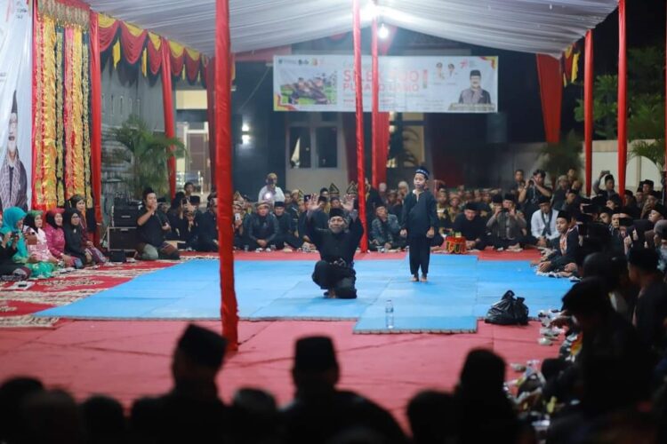 Lestarikan Tradisi Silek Tuo, Guru Silek Gelar Prosesi Mangulipah 1 Upaya melestarikan tradisi Silek Tuo di Kota Solok sejumlah guru silek menggelar prosesi