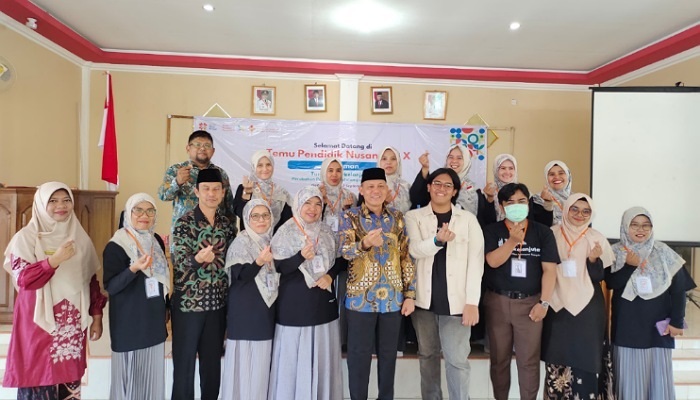 Wabup Pasaman Buka TPN ke-X, Tenaga Pendidik harus Aktif Menuju Perubahan Dunia Pendidikan 1 TEMU PENDIDIK NUSANTARA— Wabup Pasaman Sabar AS menghadiri acara Temu Pendidik Nusantara (TPN) ke-X, di gedung Kogusda Lubuk Sikaping, Sabtu (2/9).