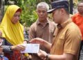 Serahkan Bantuan Korban Kebakaran, Wabup: Bentuk Kepedulian Pemkab Sijunjung 10 Serahkan Bantuan Korban Kebakaran, Wabup: Bentuk Kepedulian Pemkab Sijunjung