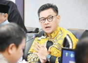 Meskipun Sering Dikunjungi Capres-Cawapres, Pesantren Tetap Harus Netral