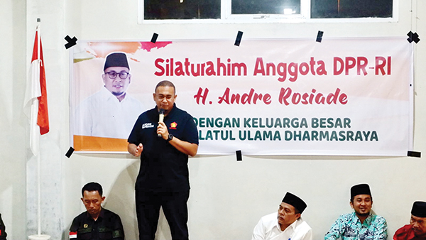 Andre Rosiade Bersilaturahmi dengan Pengurus NU Dharmasraya 1 SILATURAHMI— Anggota DPR RI Andre Rosiade, bersilaturahmi dan berdialog dengan PCNU Kabupaten Dharmasraya, Kamis (7/9).