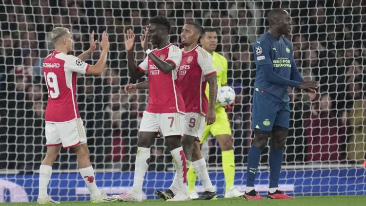 Baru Mentas Lagi di Liga Champions, Arsenal Langsung Hajar PSV Eindhoven 4-0 1 KEMENANGAN— Arsenal menandai debutnya kembali di Liga Champions Eropa setalh enam tahun dengan kemenangan telak 4-0 atas wakil Belanda PSV Eindhoven, Kamis (21/9) dinihari WIB.