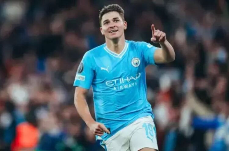 Manchester City 3-1 Red Star, Haaland Melempem, Alvarez Penyelamat 1 CETAK BRACE— Striker muda asal Argentina, Julian Alvarez, berhasil mencetak dua gol kala membantu Manchester City comeback melawan Red Star pada fase grup UCL