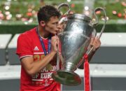 Benjamin Pavard Resmi Berkostum Inter Milan