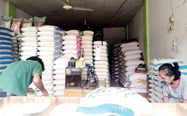 Sempat Stabil, Harga Beras Kualitas II Kembali Naik 1 pedagang beras