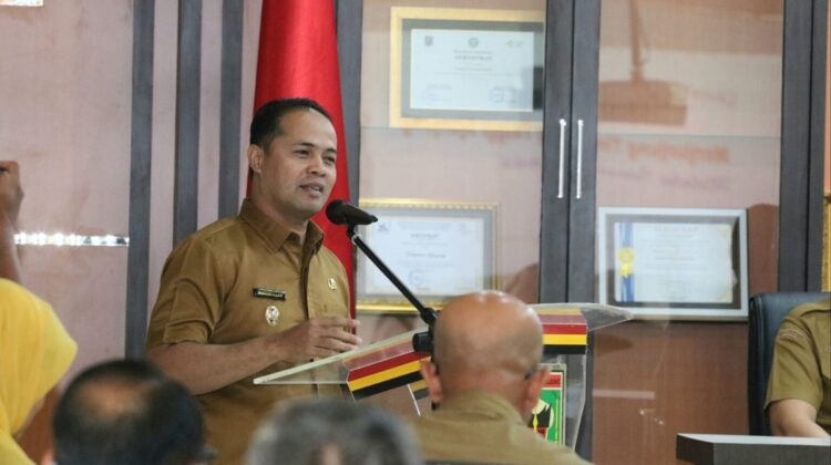 saat membuka kegiatan Laboratorium Inovasi Kabupaten Sijunjung ruang rapat lantai dua BAPPPEDA Selasa