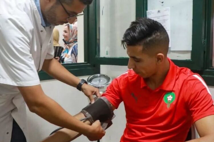 DONOR DARAH— Pemain Timnas Maroko mendonorkan darahnya guna membantu korban gempa bumi yang melanda Maroko pada Jumat (8/9) lalu.