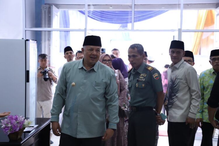 Kantor PT Rangkayo Mulia Haramain Diresmikan 1 PERESMIAN— Wali Kota Solok Zul Elfian meresmikan Kantor PT Rangkayo Mulia Haramain Cabang Kota Solok, Sabtu (9/9).