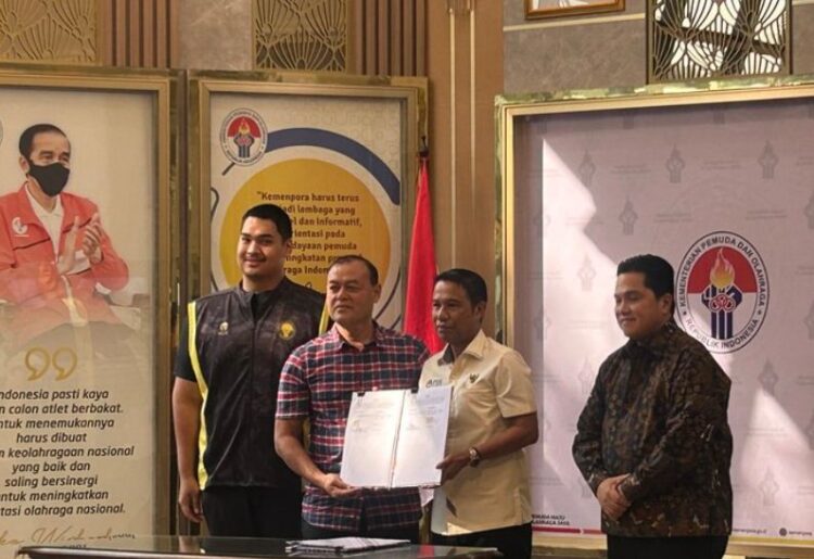 Zainudin Amali dan Ratu Tisha Pimpin Panitia Piala Dunia U-17 1 KERJASAMA— Perjanjian kerjasama antara Kemenpora dengan PSSI untuk Penyelenggaraan FIFA U-17 World Cup Tahun 2023 dan Pelatna Timnas Sepakbola U-17 di Kantor Kemenpora, pada Selasa (12/9).