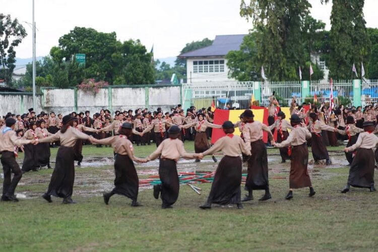 Gerakan Pramuka Tingkatkan SDM Profesional, SDM yang Ada Masih Jauh dari Harapan 1 SOLID— Persatuan dan Kesatuan Gerakan Pramuka harus tetap solid dan menjadi garda terdepan untuk merajut persatuan dan kesatuan.
