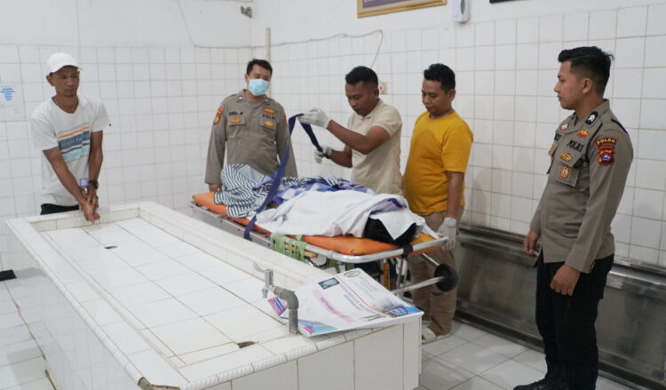 Jenazah Tanpa Identitas Tak Dijemput Keluarga, Sudah 3 Hari di RSUP M Djamil 1 MR X— RSUP M Djamil Padang merawat satu jenazah berjenis kelamin laki-laki dengan kondisi tanpa identitas.