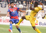 Dua Gol di Penghujung Laga, SPFC Tahan Imbang Sriwijaya FC 1-1