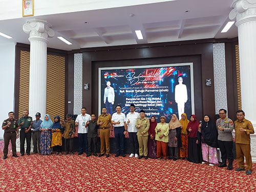 Mudahkan Warga Peroleh Elpiji Subsidi, Ahok Dukung Sistem Bukittinggi Hebat 1 LAUNCHING— Komisaris Utama Pt Pertamina (Persero) Basuki Tjahaja Purnama (Ahok) hadir di Bukittinggi, dalam launching penyaluran gas 3Kg melalui Kelurahan/Desa/Nagari dan Sistem Bukittinggi Hebat, Senin (9/10).