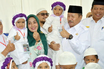 Bupati Agam Buka Manasik Haji TK/PAUD se Kecamatan IV Koto 1 MANASIK HAJI— Bupati Agam Dr H Andri Warman secara resmi membuka praktik manasik haji tingkat Taman Kanak Kanak dan PAUD se Kecamatan IV Koto di halaman SMAN 1 IV Koto, Rabu, (4/10).