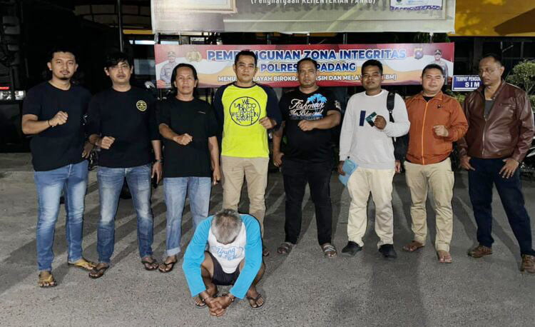 CABUL— Pelaku KP alias Umang-umang (58) ditangkap jajaran Polresta Padang atas kasus pencabulan terhadap anak di bawah umur yang merupakan siswi SLB.